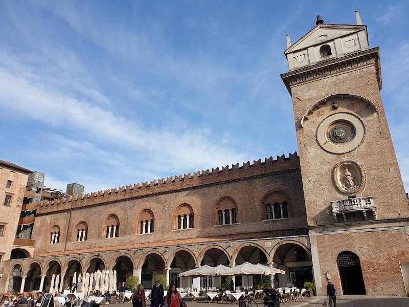 Piazza delle Erbe - Image 2