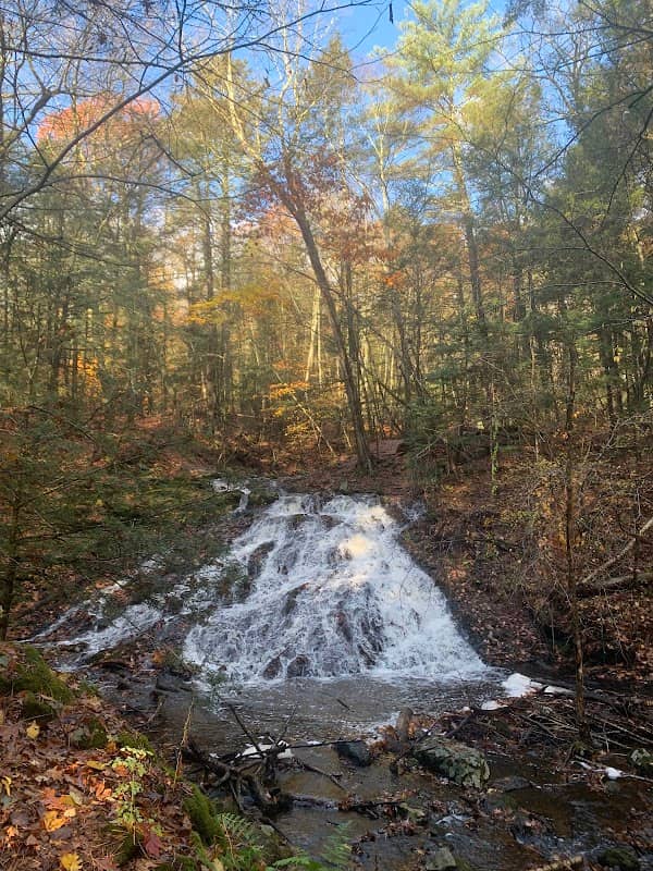 Bear Hole Reservoir Parking - Image 2
