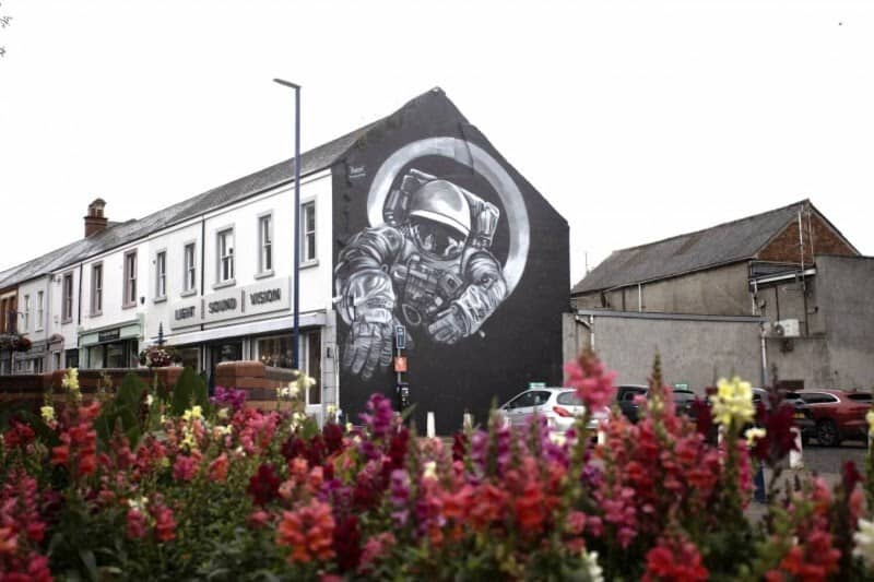 Astronaut Mural - Image 1