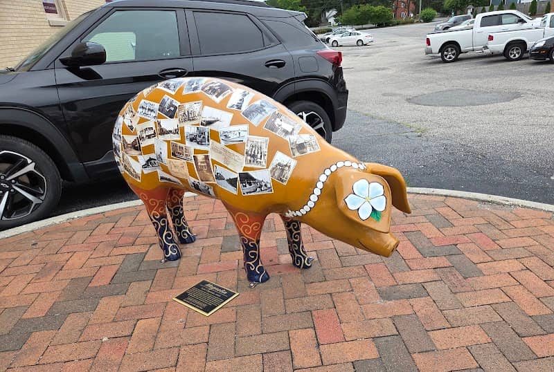 Pig Art - Magnolia - Image 2