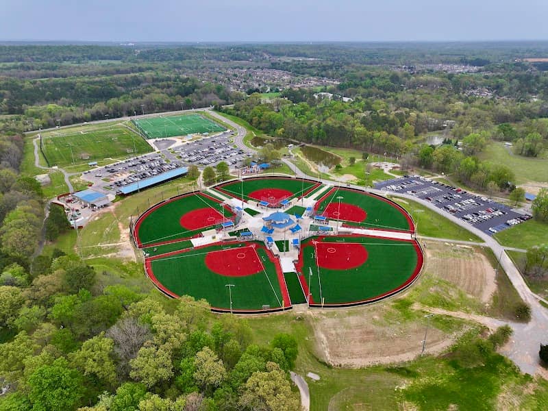 Veterans Park - Image 1
