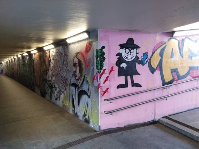 Bahnunterführung mit Graffiti - Image 1
