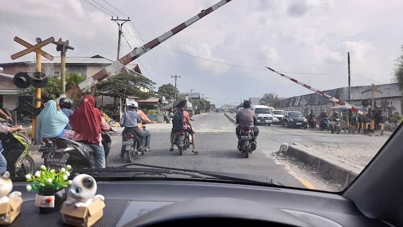 Palang Kereta Api Sei Semayang - Image 1