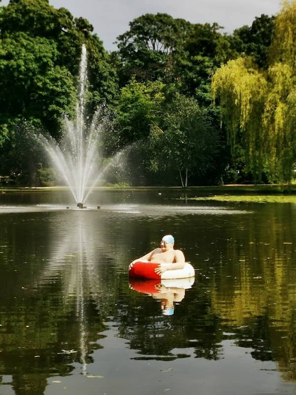 Alltagsmenschen "der Schwimmreifen Mann" - Image 1