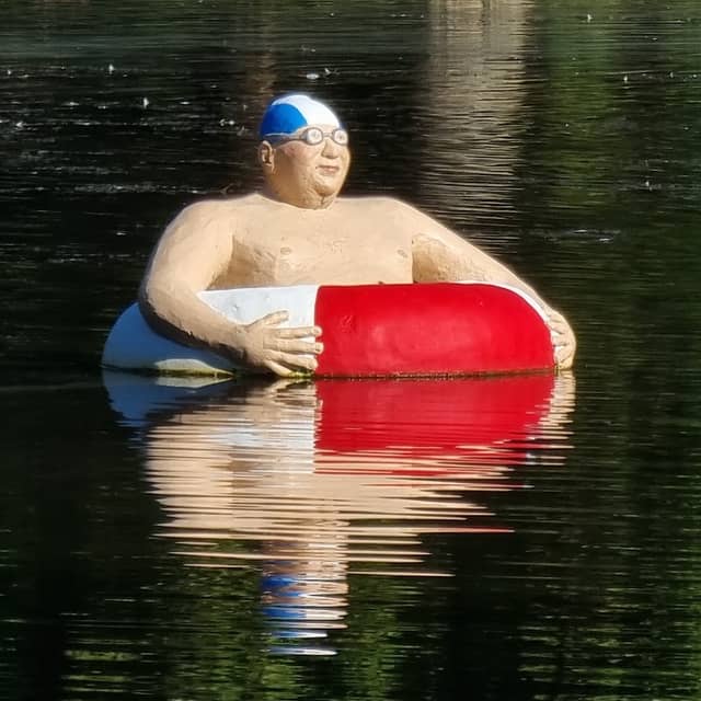 Alltagsmenschen "der Schwimmreifen Mann" - Image 2