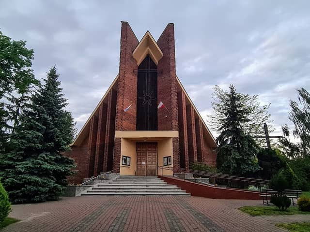 Kościół pw. Matki Bożej Nieustającej Pomocy - Image 1