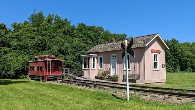 Stevensville Historic District - Image 1