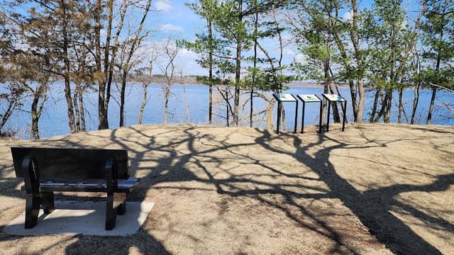 Riverside Park - Image 2
