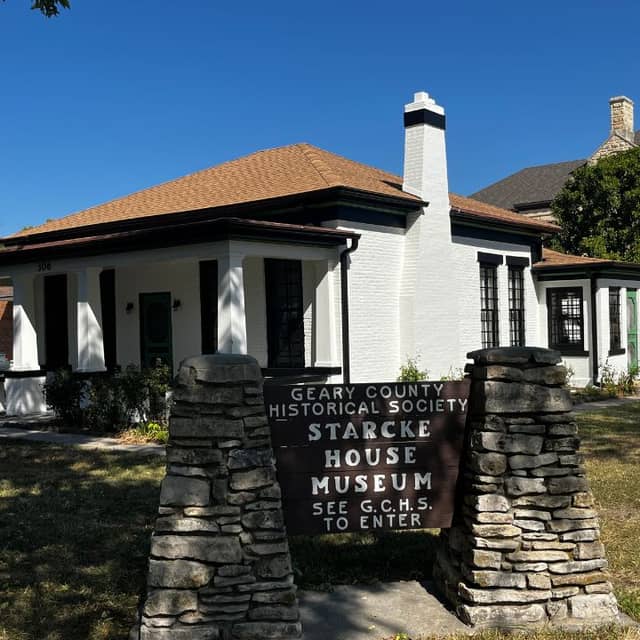 Starcke House - Image 2