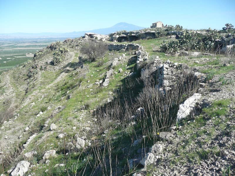 Area archeologica di contrada Montagna - Image 1