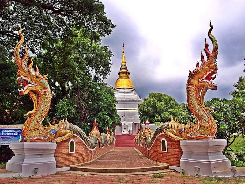Wat Phra Kaew Don Tao Suchadaram - Image 2