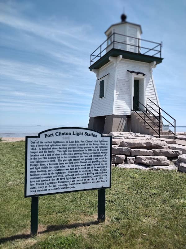 Port Clinton Lighthouse - Image 1