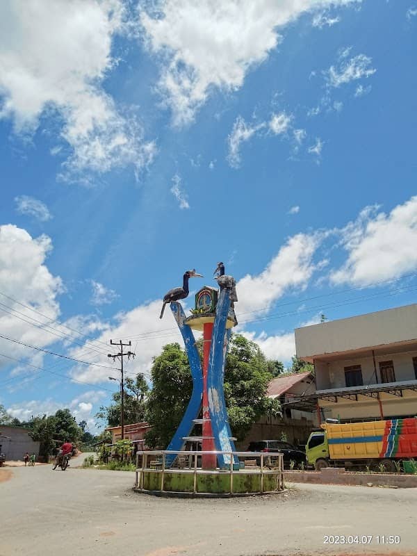 Tugu Enggang - Image 1