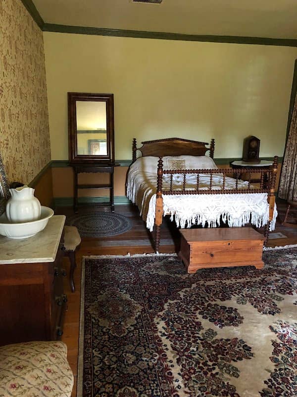 Parson Thorne Mansion - Image 1