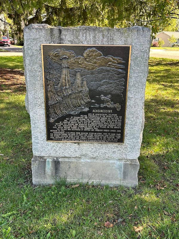 Achsinessink Monument - Image 1