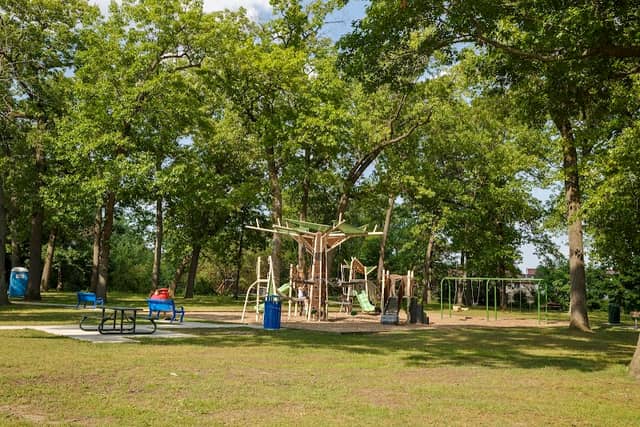 Willowdale Park - Image 1
