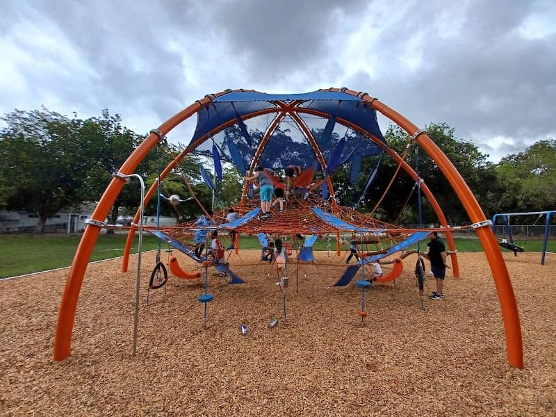 Riverside Park - Image 1
