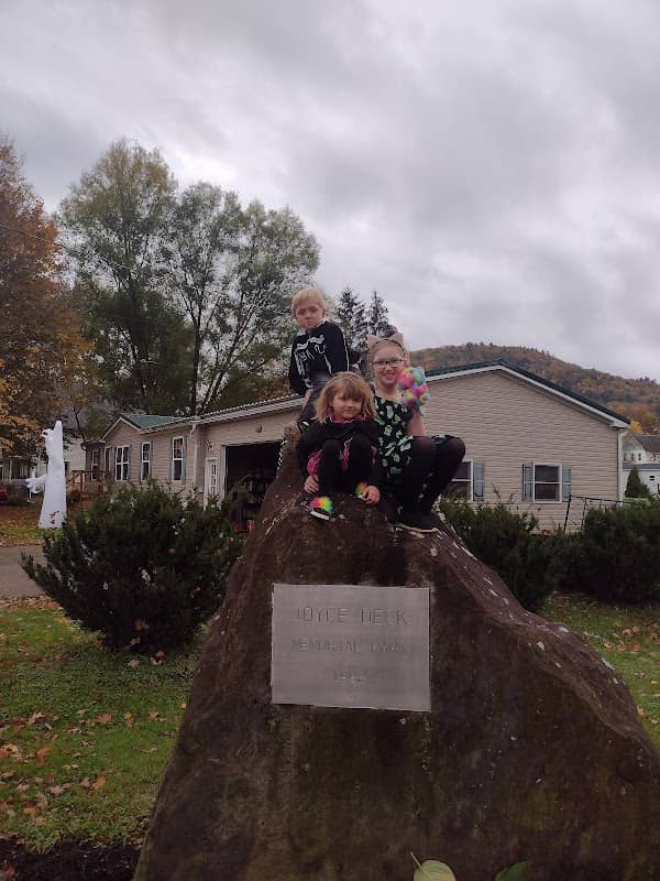 Joyce Deck Memorial Park - Image 1