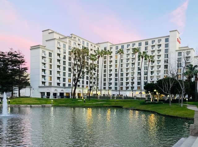Avenue of the Arts Lake - Image 1