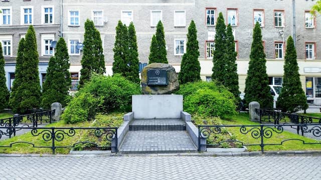 Plac Szarych Szeregów - Image 1