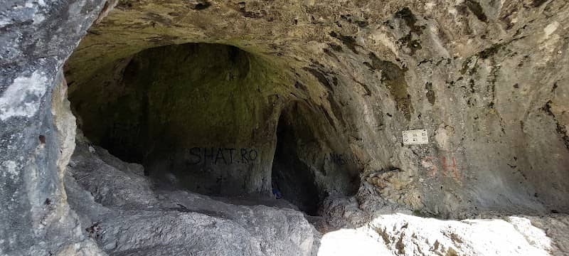Puculea Cave - Image 3