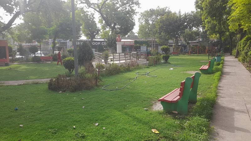 Fawara Chowk park - Image 1