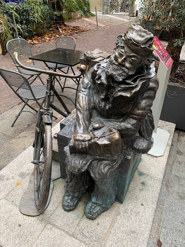 Enzo Sicuri Statue - Image 1