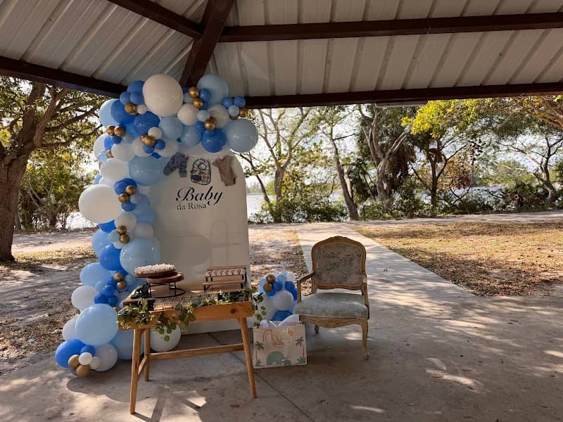 Great Egret shelter at quiet waters park - Image 2