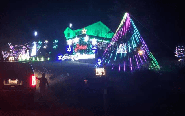 Lewis Family Light Show - Image 2