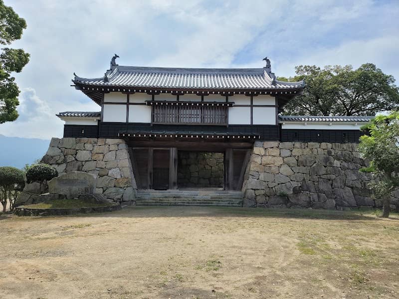Shiroyama Park (Kawanoe ruins of a castle) - Image 1