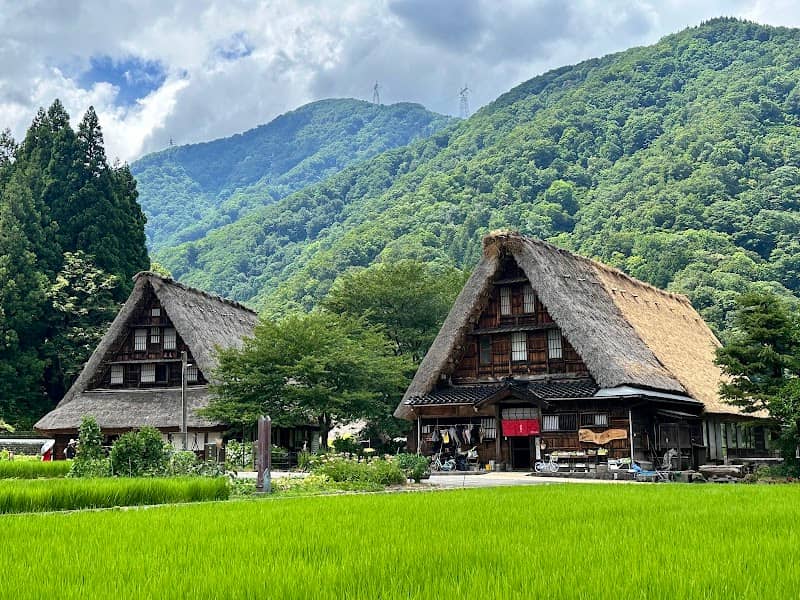 Suganuma Gassho-zukuri Village - Image 1