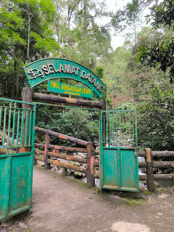 Grojogan Sewu Loket 2 - Image 1