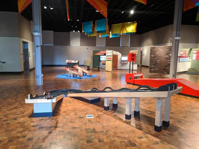 Danville Science Center - Image 3