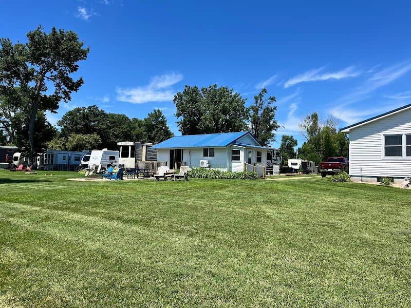 Lakeview Resort - Image 1