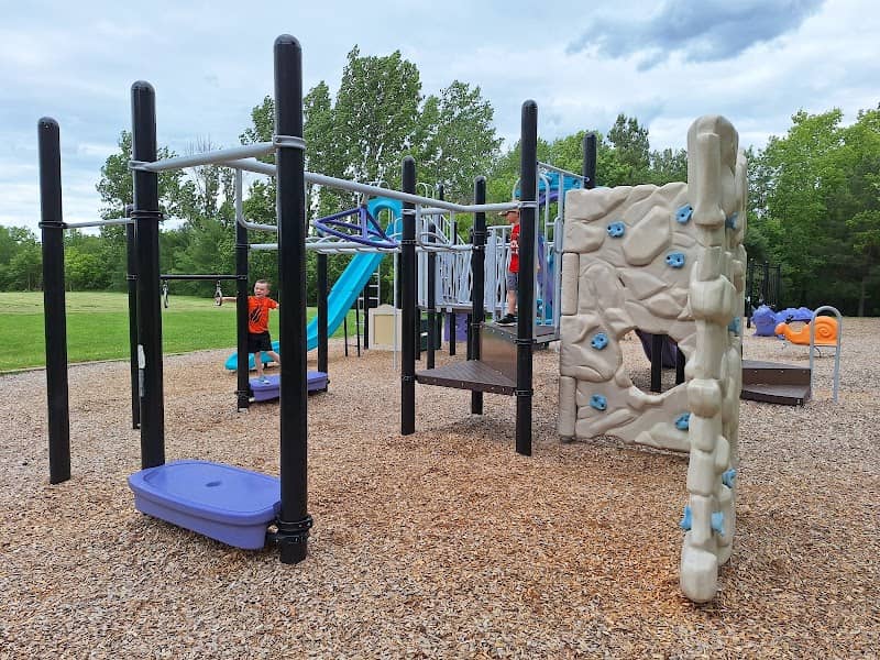 Summit Pointe Park - Image 1