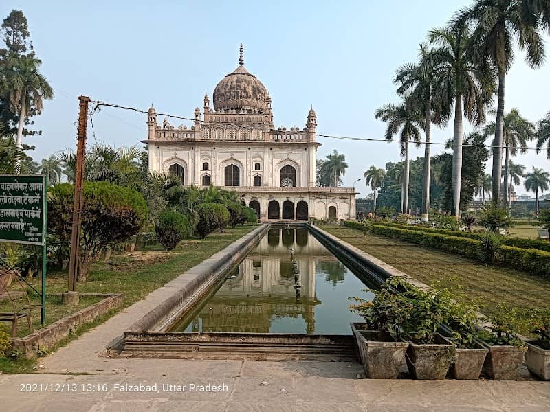 Imambada Gulab Bari - Tomb of Shuja-ud-daula Faizabad - Image 1