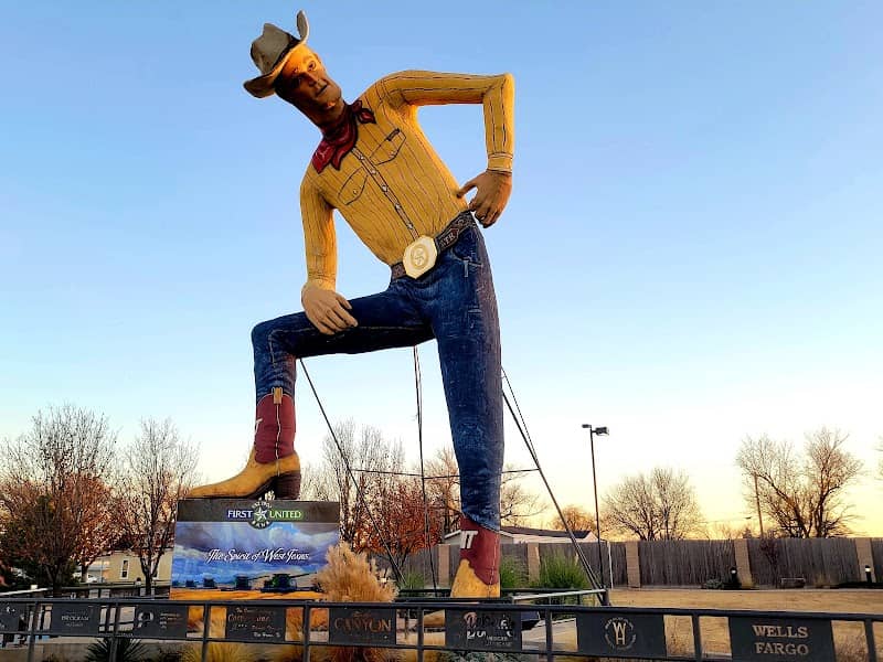 Tex Randall Statue - Image 1