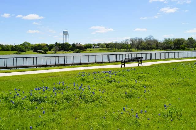 Lake Grove Park - Image 1