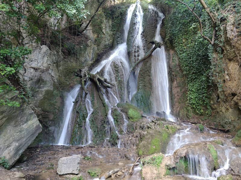 Menotre waterfalls - Image 1