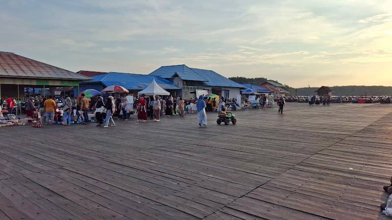 Belakang Panggung - Image 1