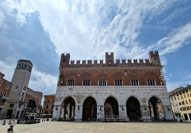 Governor's Palace - Image 1