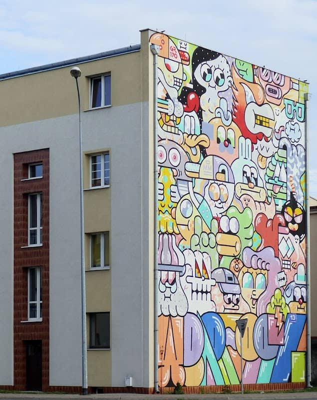 Mural na ścianie bloku - Image 2