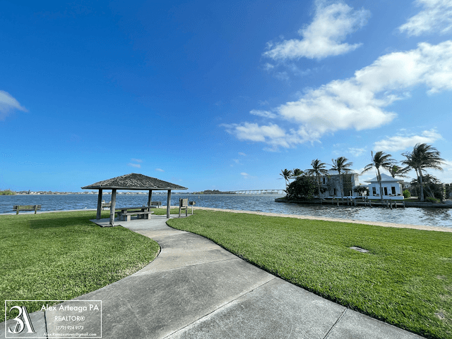 Youngs Park - Image 1
