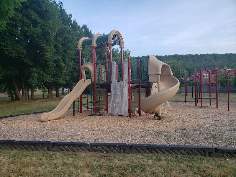 Willow Park - Image 2