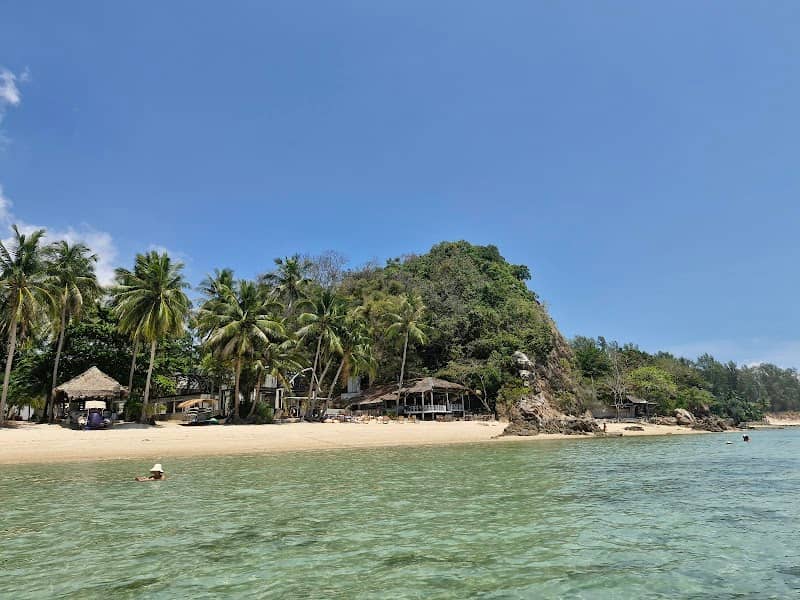Pirate Beach Koh Phangan - Image 1