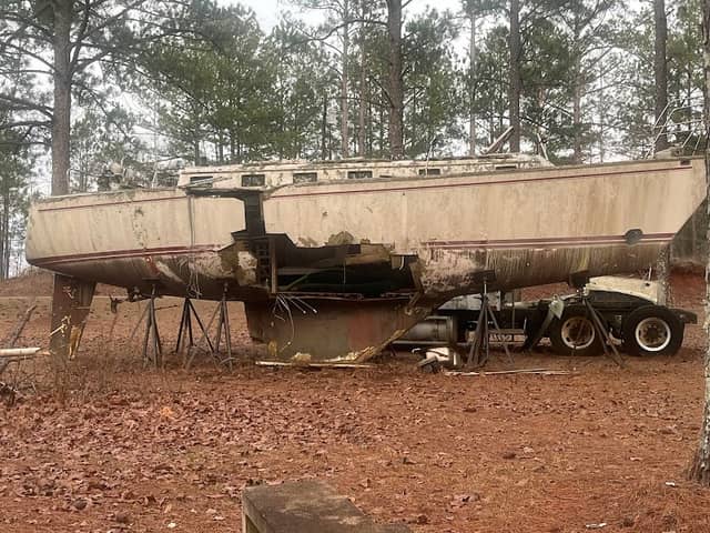 Oliver’s sailboat - Image 1