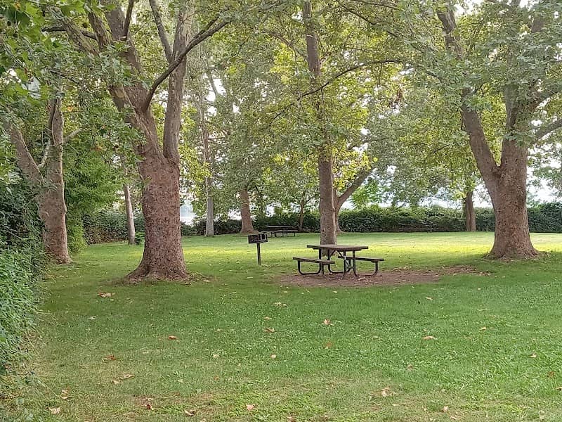 Chestnut Park - Image 2