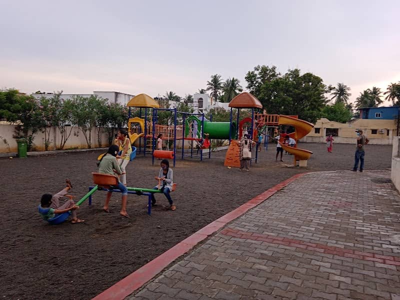 Park Maze - Image 1