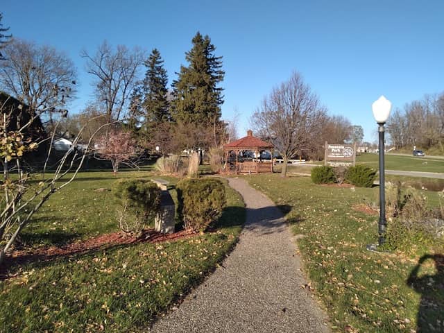 Fountain Park - Image 2