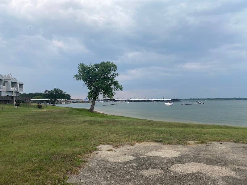 Lake Park Tennie Point - Image 2